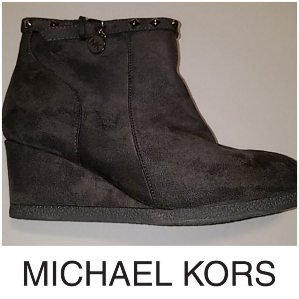 MICHAEL KORS ANKLE BOOTS - Picture 1 of 11